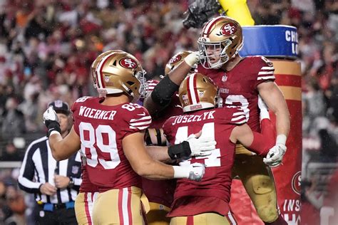 49ers use clutch 4th quarter drive to rally past Packers, advance .